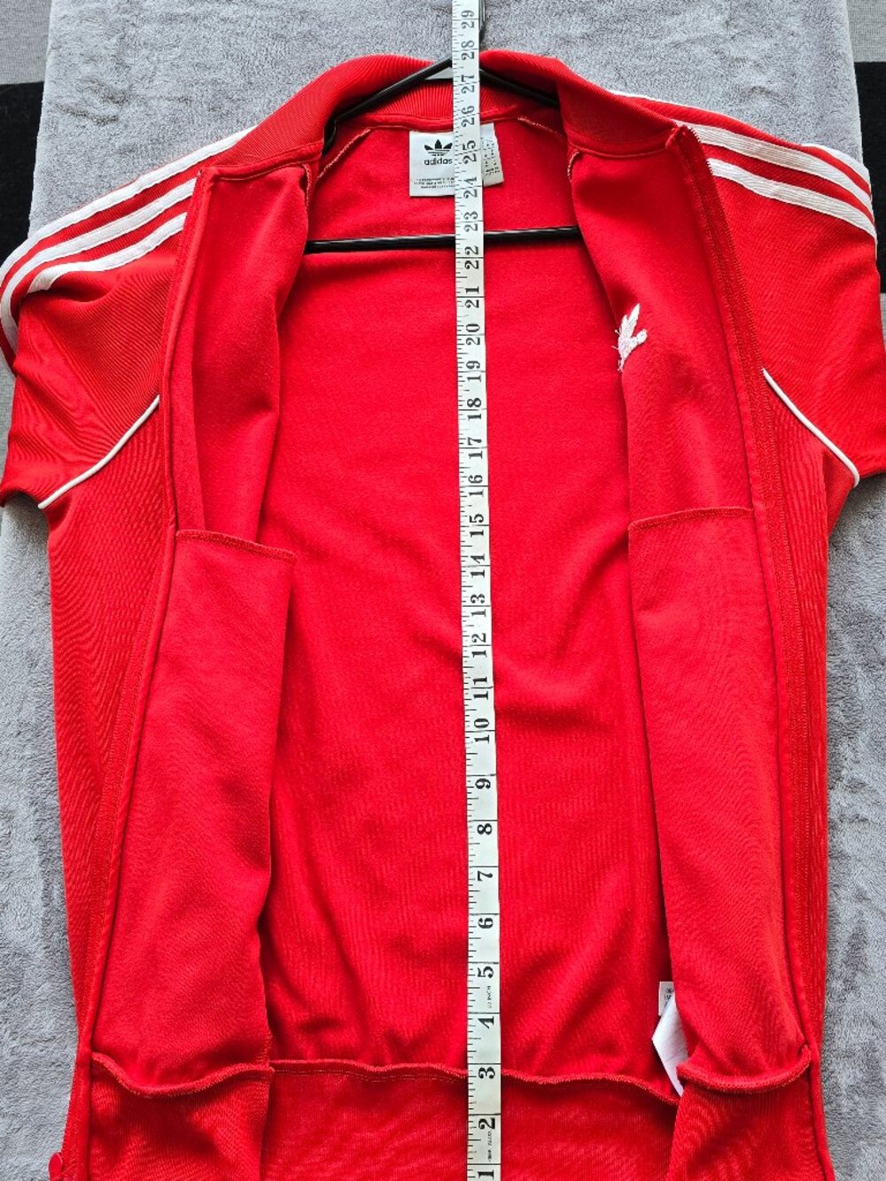 adidas classic red with white stripes, jogger jacket medium - Picture 4 of 10
